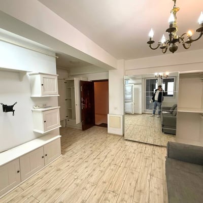 Location d’un appartement spacieux de 2 pièces avec balcon, secteur 6, Chiajna, Bucarest, Roumanie